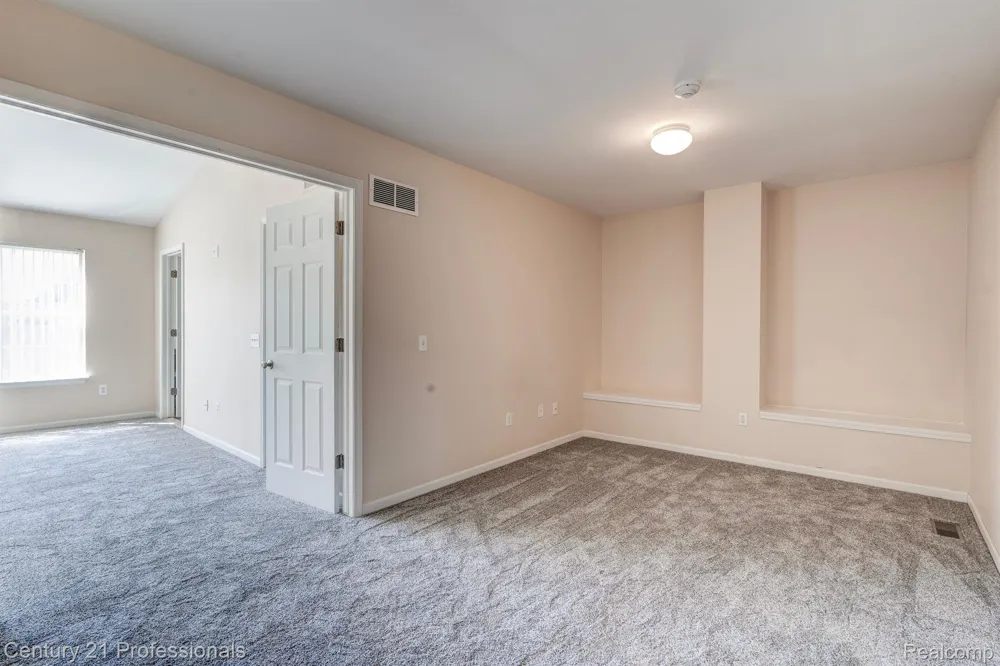 41211 MAPLEWOOD DRIVE Canton Charter Township, MI 48187