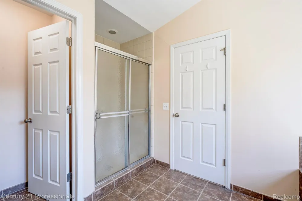 41211 MAPLEWOOD DRIVE Canton Charter Township, MI 48187