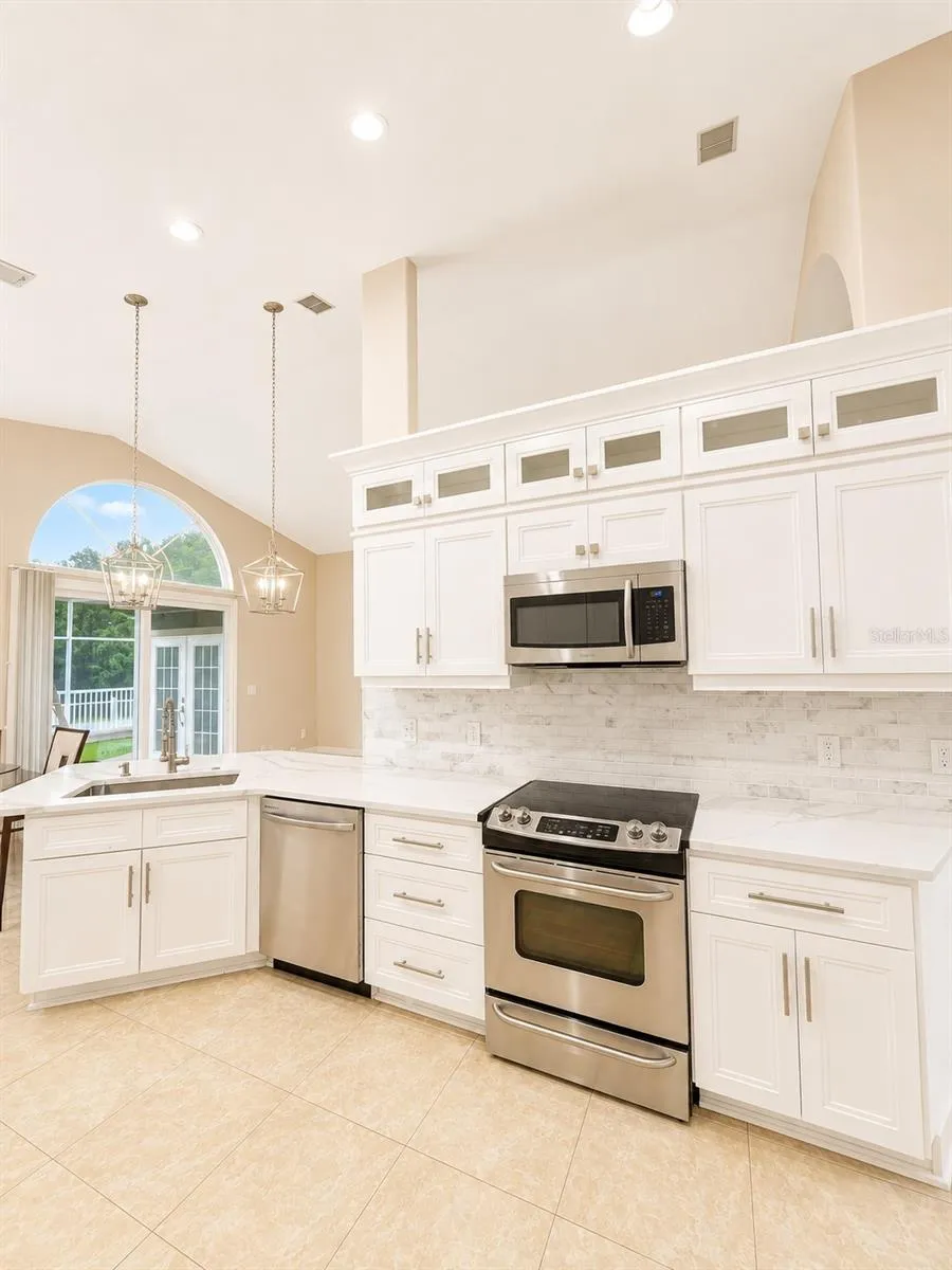 6518 APPALOOSA DRIVE Tampa, FL 33625