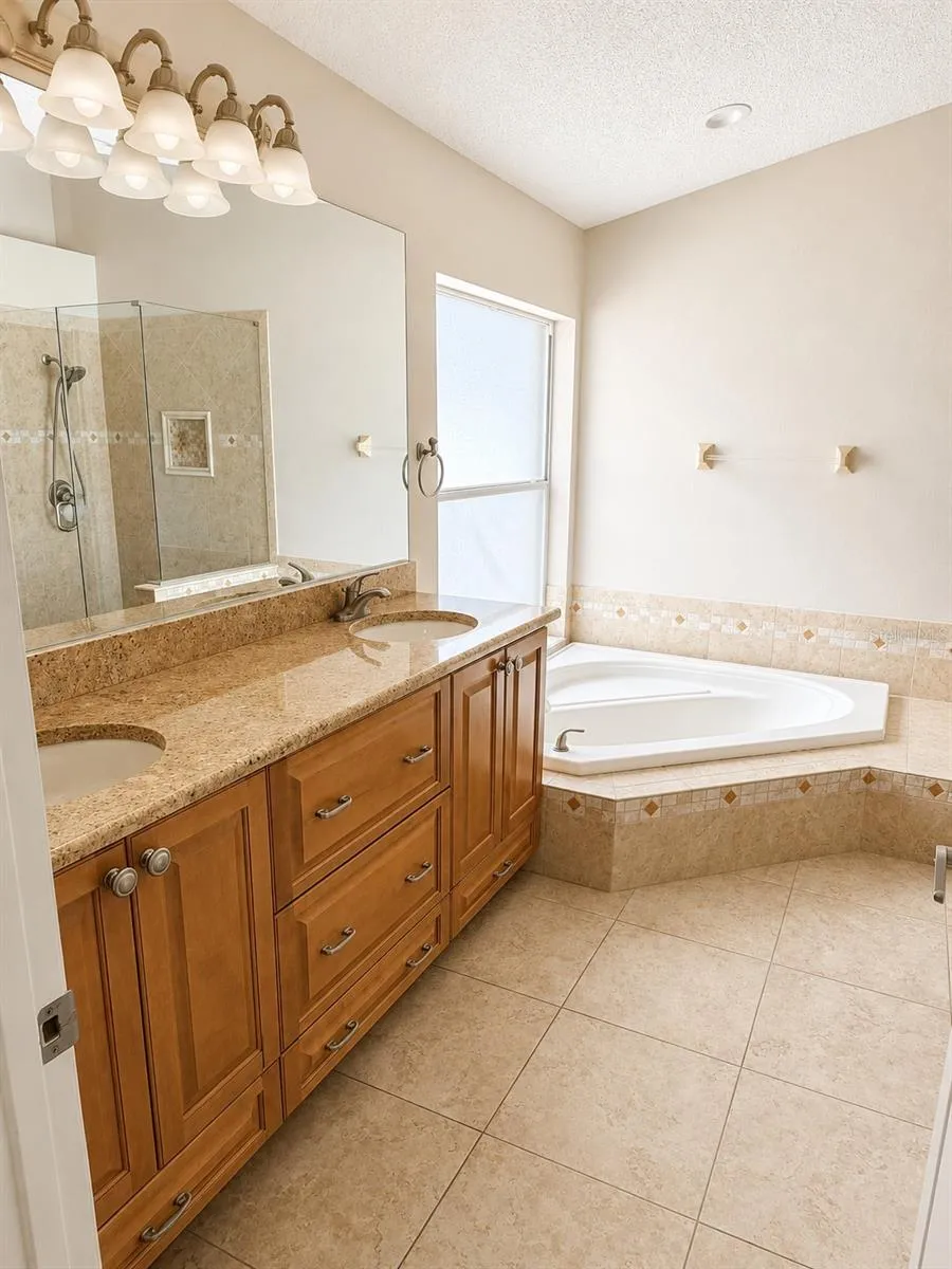 6518 APPALOOSA DRIVE Tampa, FL 33625