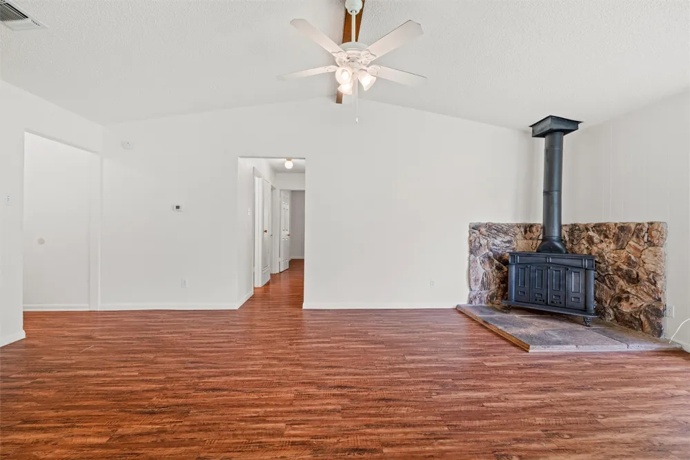 236 E Cunningham Avenue Crowley, TX 76036