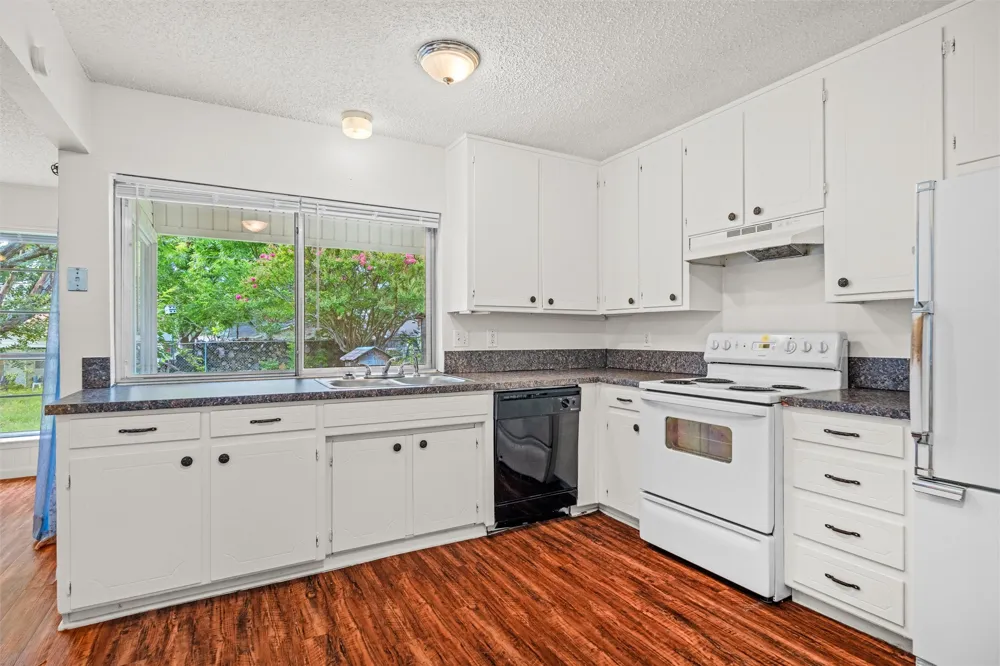 236 E Cunningham Avenue Crowley, TX 76036