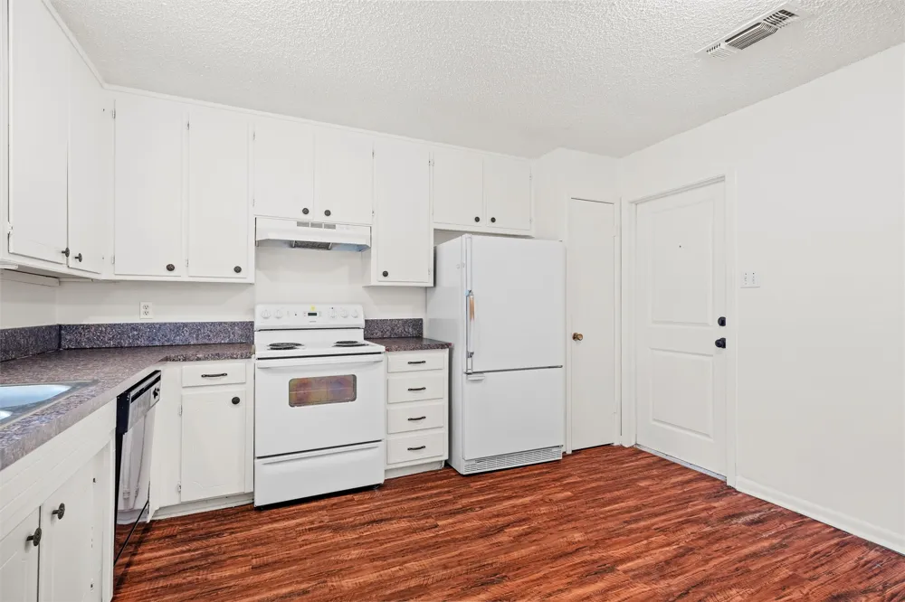 236 E Cunningham Avenue Crowley, TX 76036