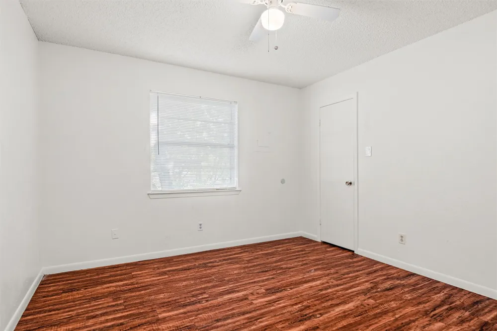 236 E Cunningham Avenue Crowley, TX 76036