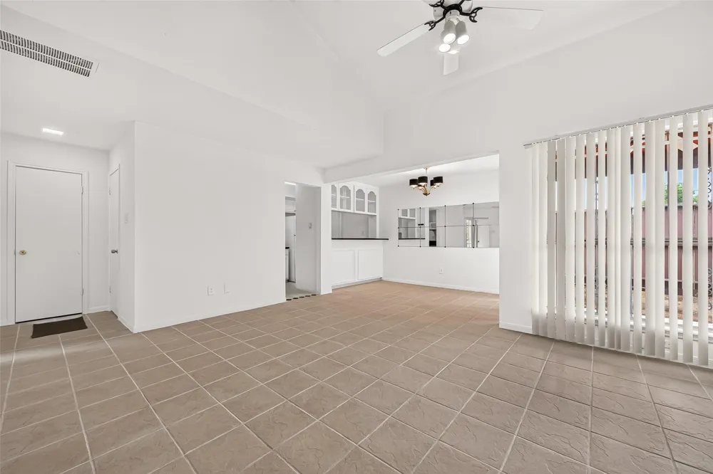 12327 Crest Lake Drive Houston, TX 77072