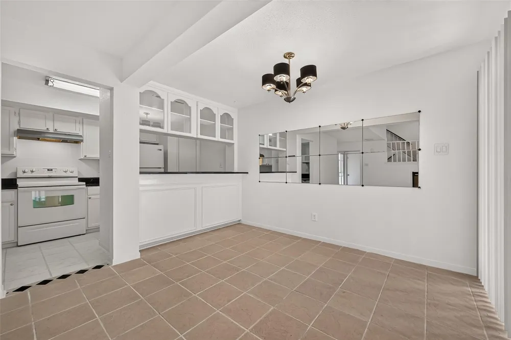 12327 Crest Lake Drive Houston, TX 77072