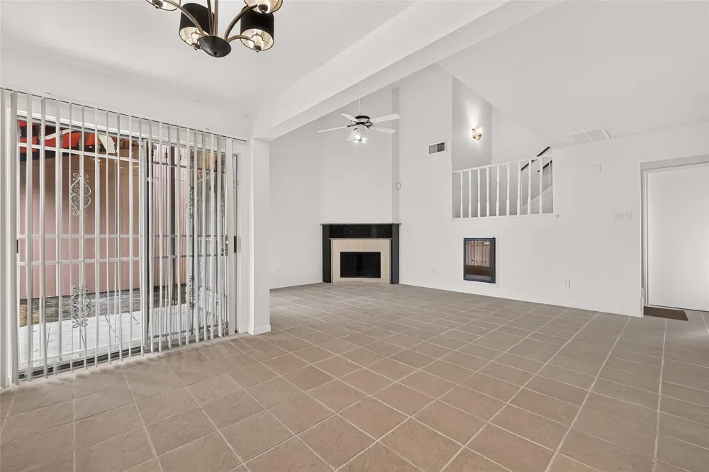 12327 Crest Lake Drive Houston, TX 77072