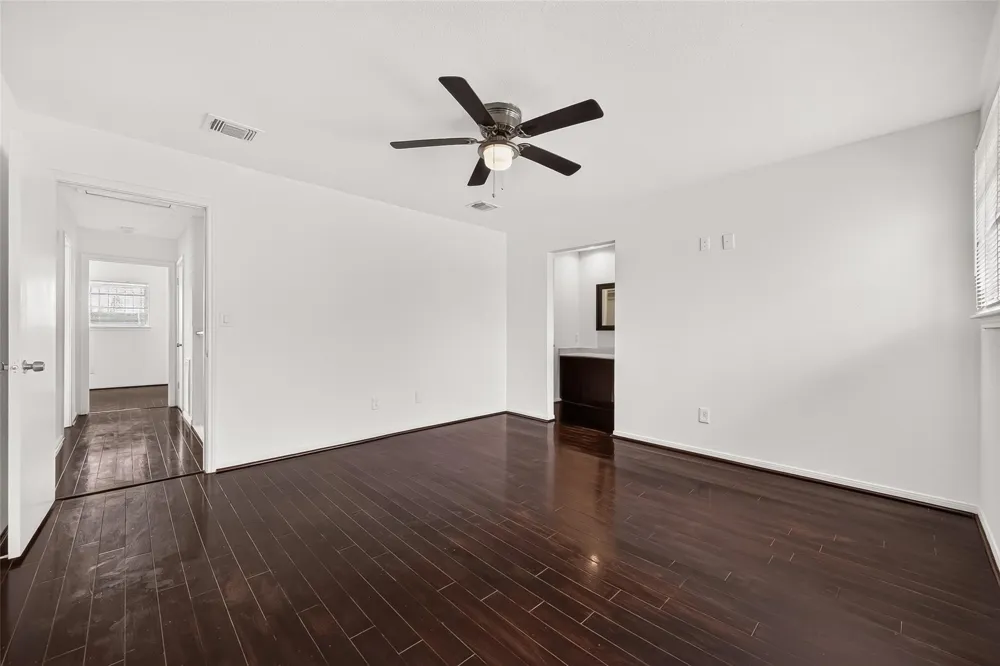 12327 Crest Lake Drive Houston, TX 77072