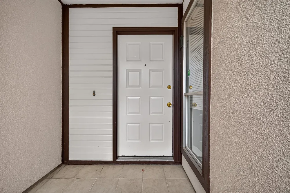 12327 Crest Lake Drive Houston, TX 77072