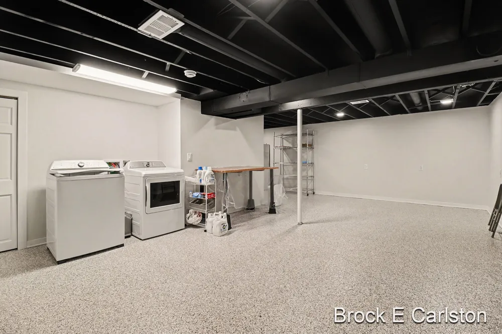 2756 Marquette Avenue Muskegon, MI 49442
