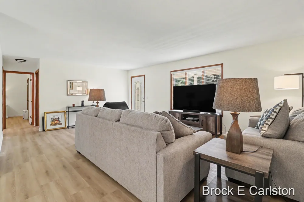 2756 Marquette Avenue Muskegon, MI 49442