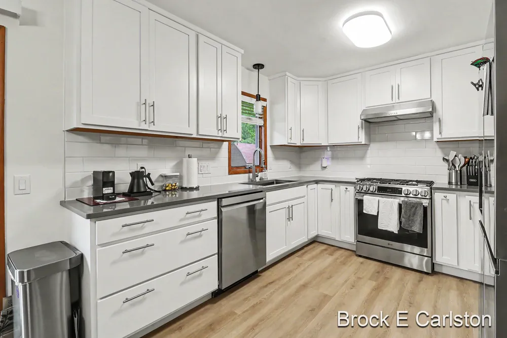 2756 Marquette Avenue Muskegon, MI 49442