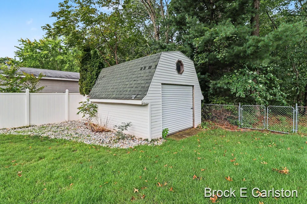 2756 Marquette Avenue Muskegon, MI 49442