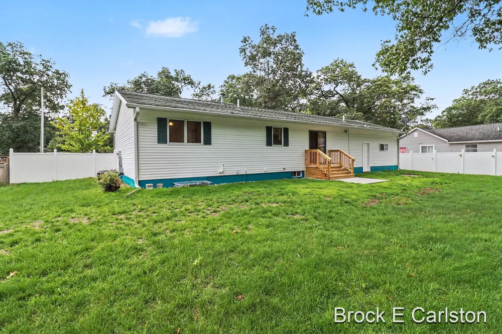 2756 Marquette Avenue Muskegon, MI 49442