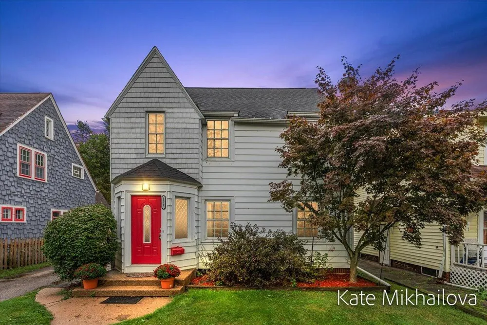 1825 Oakland Drive Kalamazoo, MI 49008