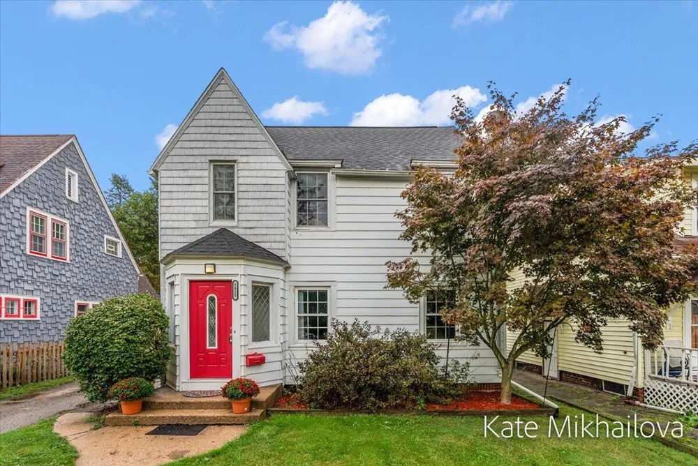 1825 Oakland Drive Kalamazoo, MI 49008