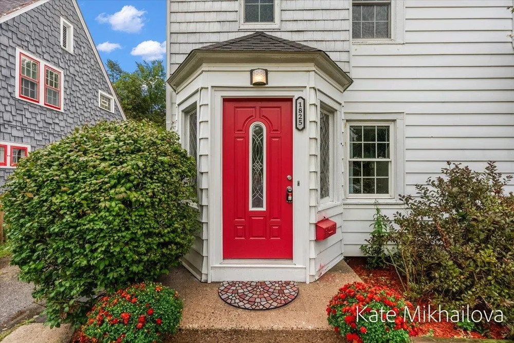 1825 Oakland Drive Kalamazoo, MI 49008