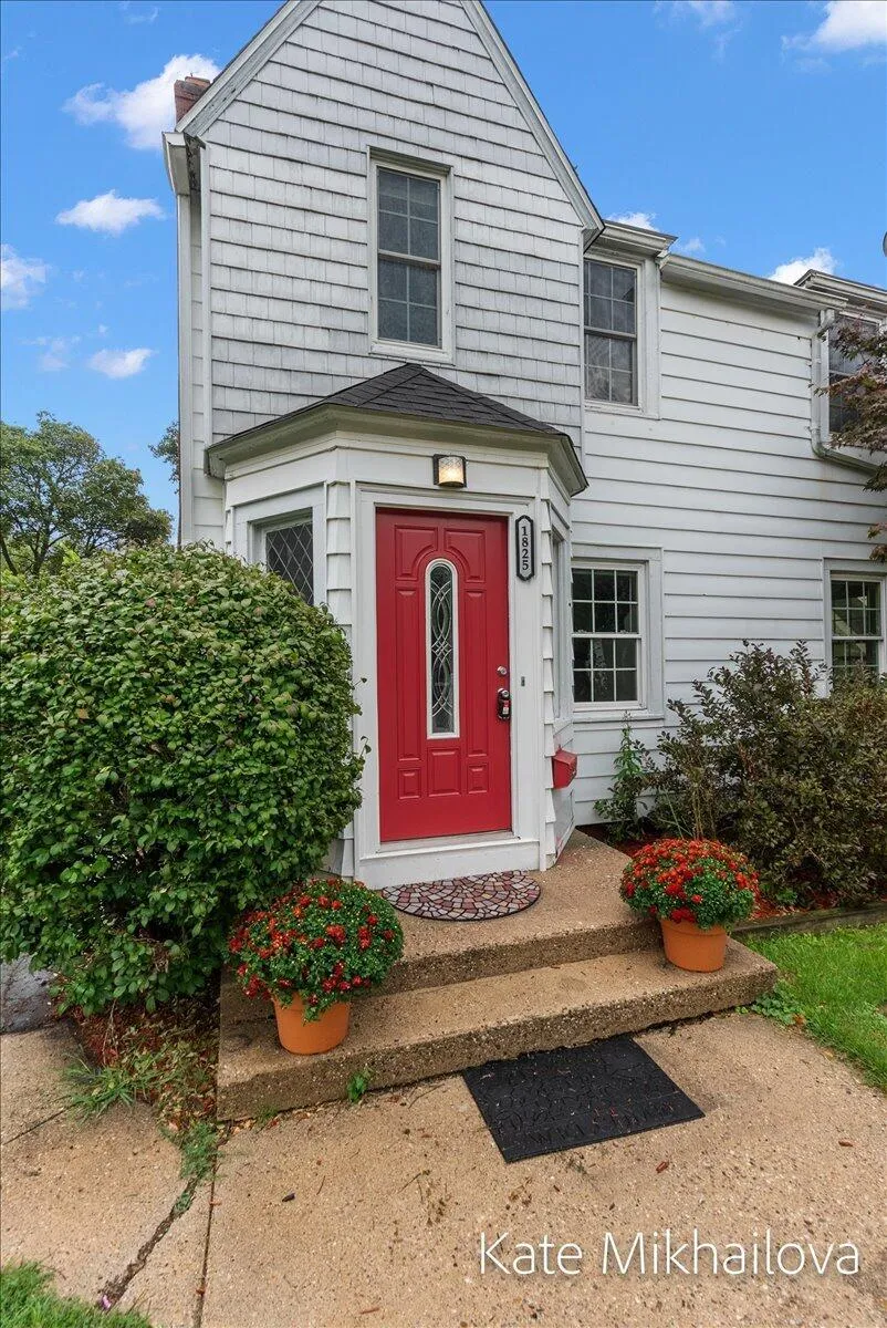 1825 Oakland Drive Kalamazoo, MI 49008