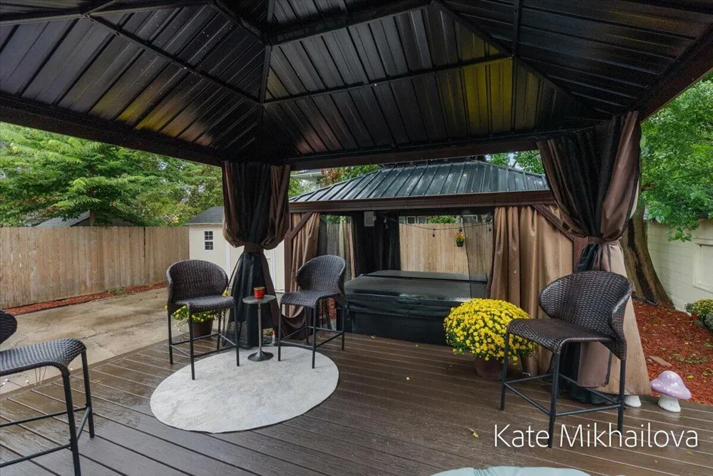 1825 Oakland Drive Kalamazoo, MI 49008
