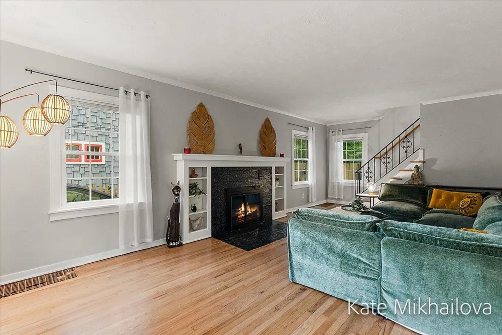1825 Oakland Drive Kalamazoo, MI 49008