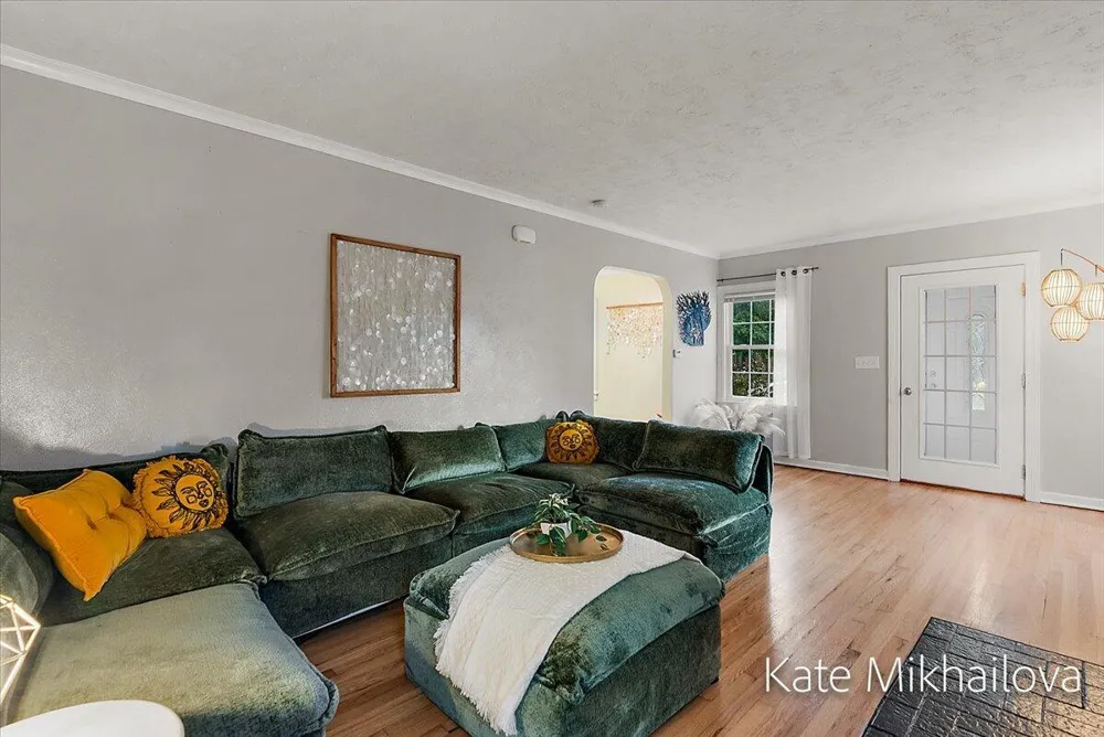 1825 Oakland Drive Kalamazoo, MI 49008
