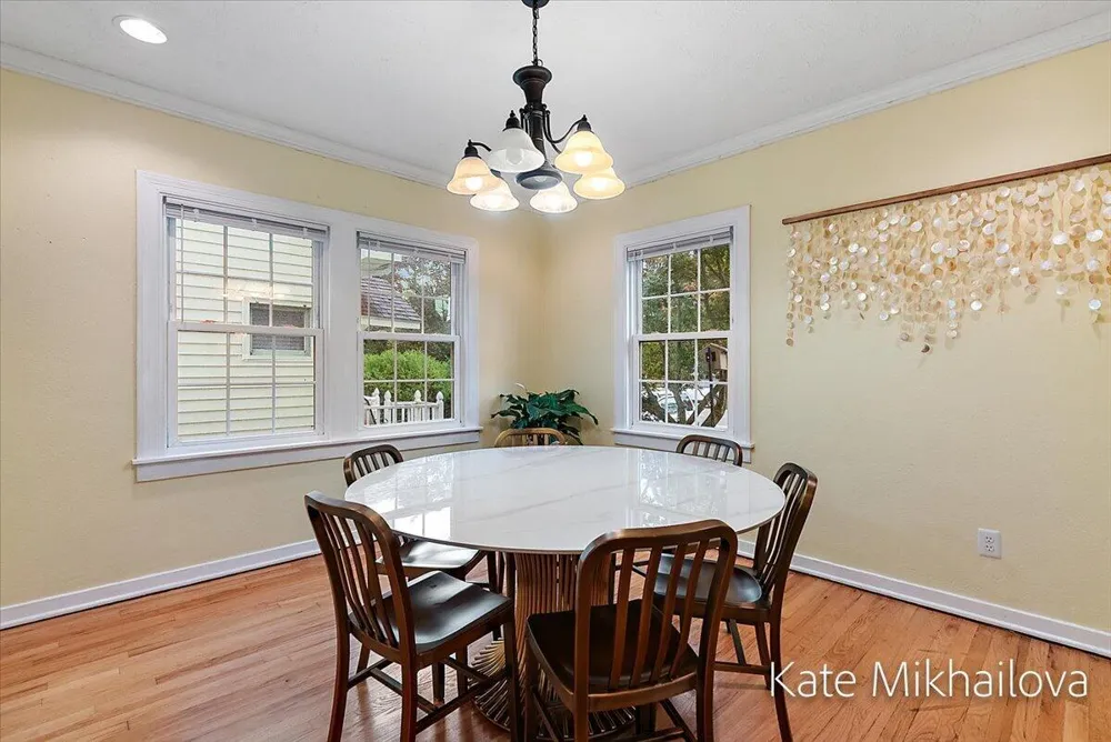1825 Oakland Drive Kalamazoo, MI 49008