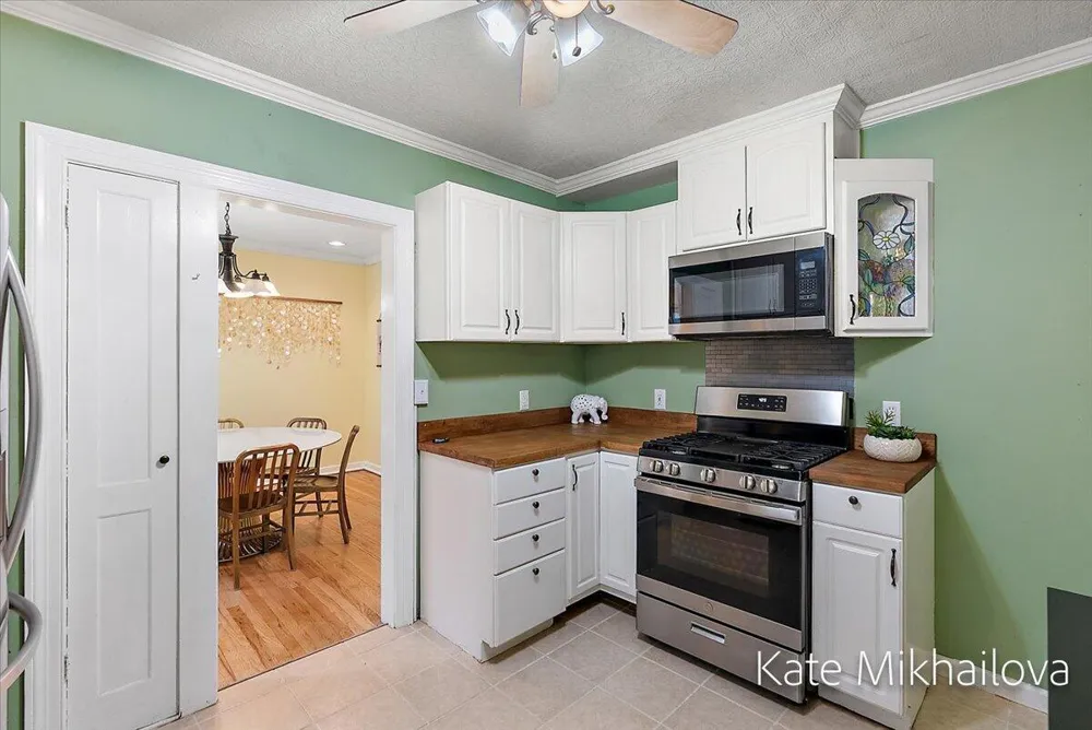 1825 Oakland Drive Kalamazoo, MI 49008