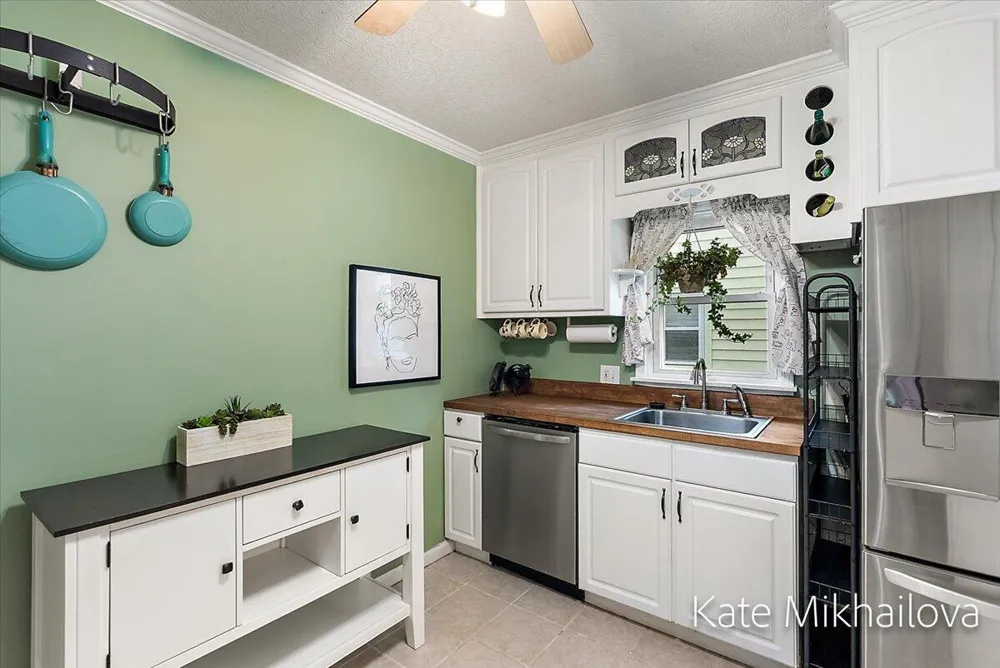 1825 Oakland Drive Kalamazoo, MI 49008