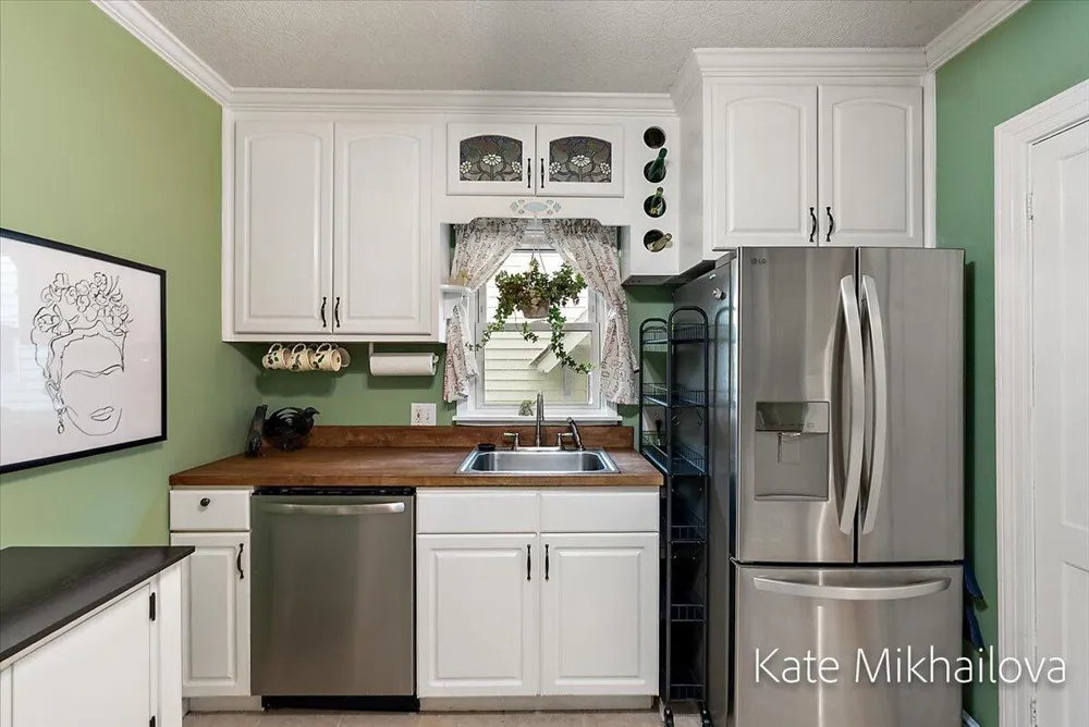 1825 Oakland Drive Kalamazoo, MI 49008