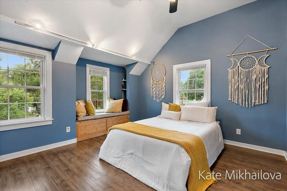 1825 Oakland Drive Kalamazoo, MI 49008