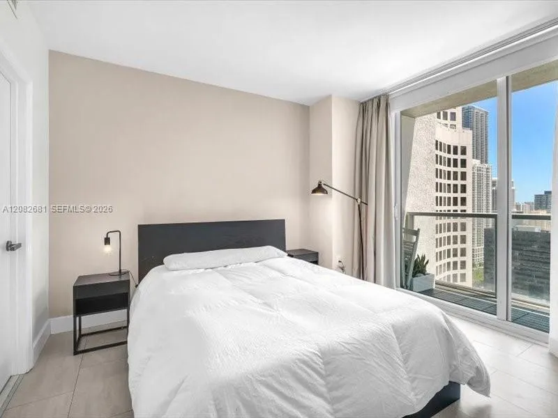 55 SE 6th St #2902 Miami, FL 33131