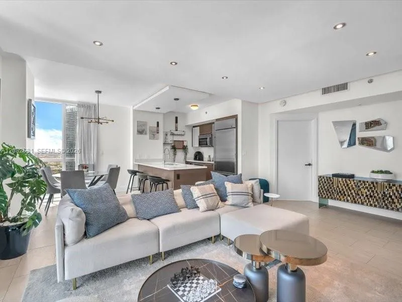 55 SE 6th St #2902 Miami, FL 33131
