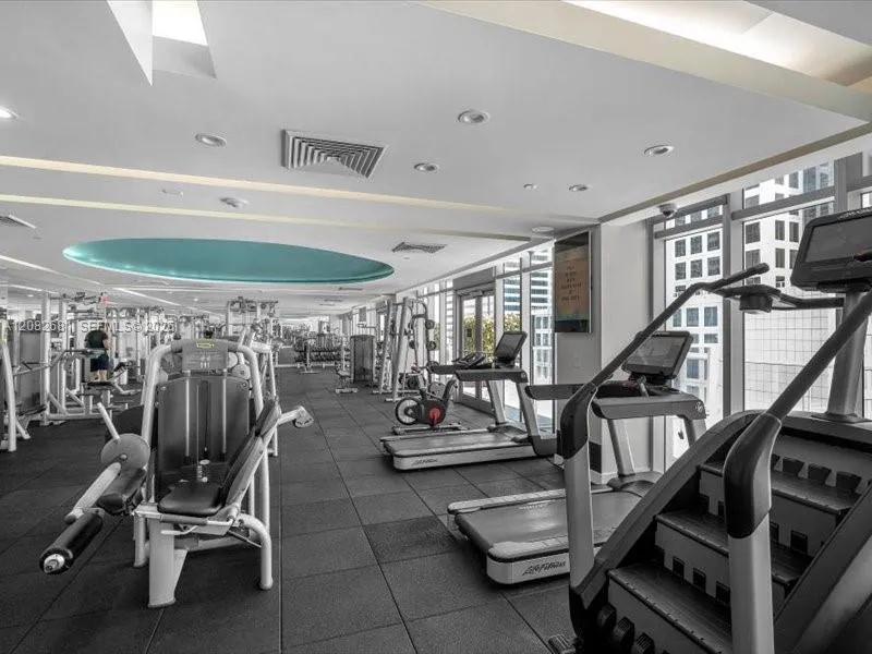 55 SE 6th St #2902 Miami, FL 33131