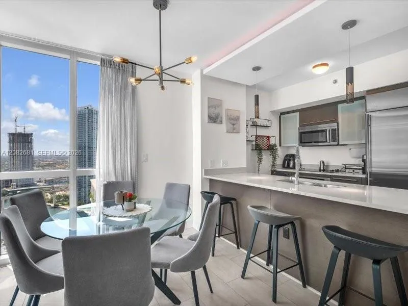 55 SE 6th St #2902 Miami, FL 33131