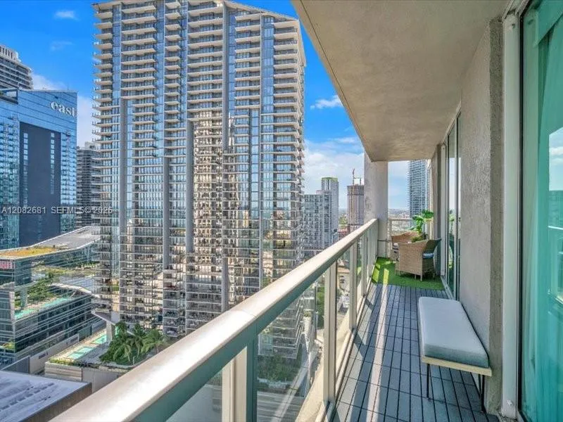 55 SE 6th St #2902 Miami, FL 33131