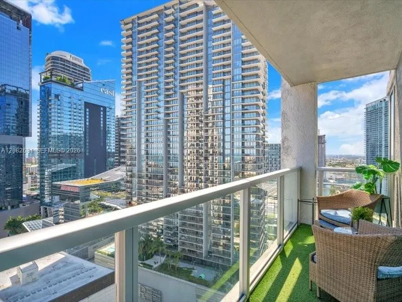 55 SE 6th St #2902 Miami, FL 33131