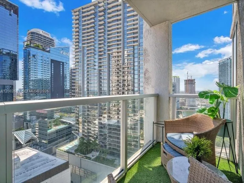 55 SE 6th St #2902 Miami, FL 33131