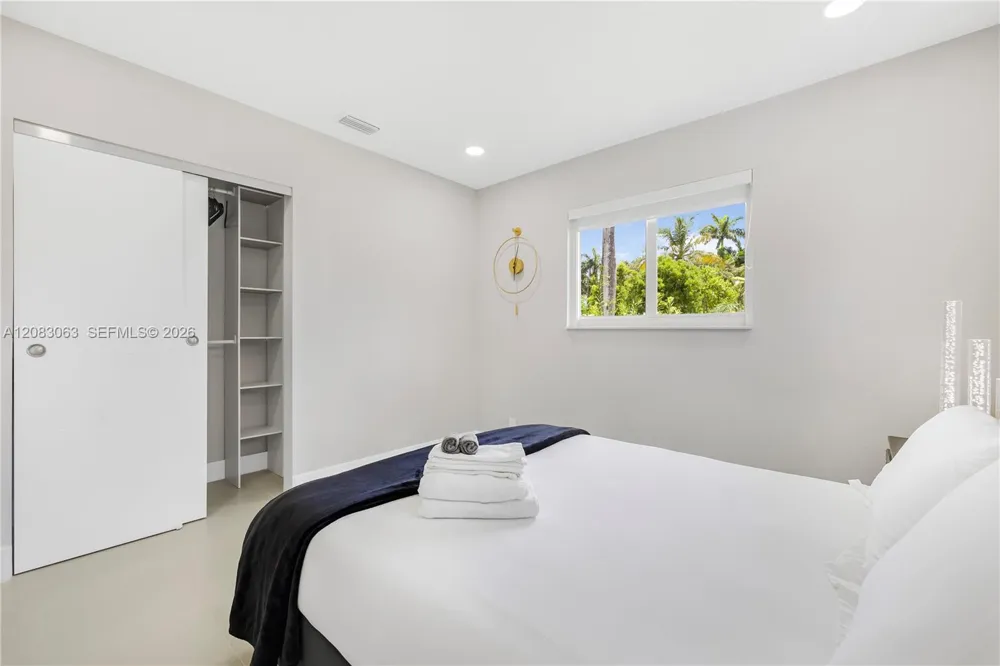 1104 13th Ter Hollywood, FL 33019
