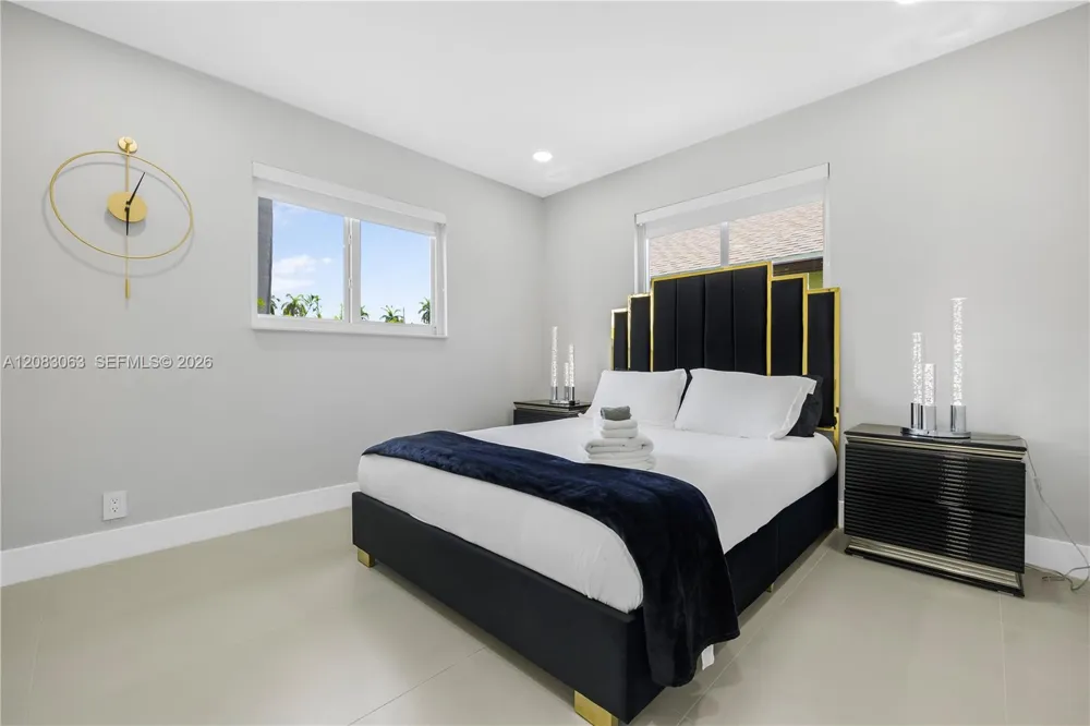1104 13th Ter Hollywood, FL 33019