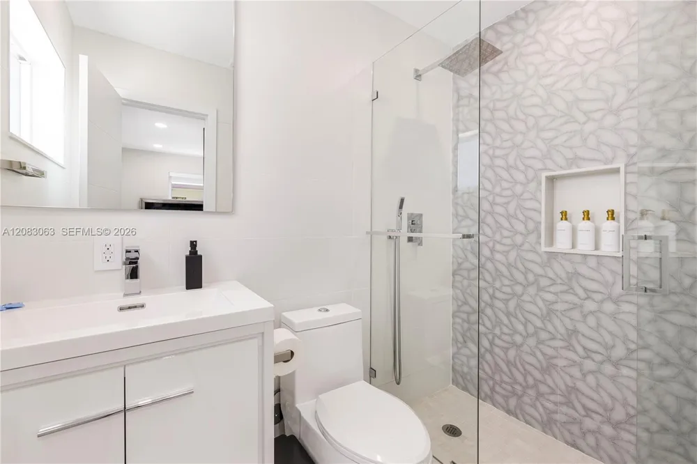 1104 13th Ter Hollywood, FL 33019