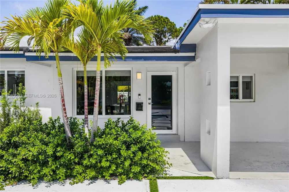 1104 13th Ter Hollywood, FL 33019