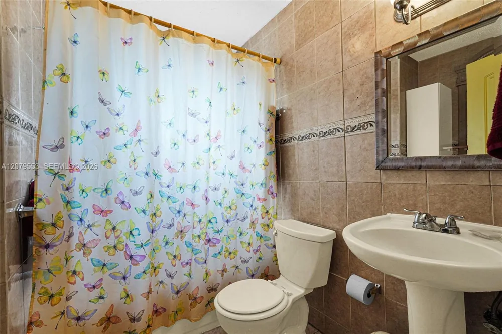 2760 NW 23rd St Fort Lauderdale, FL 33311