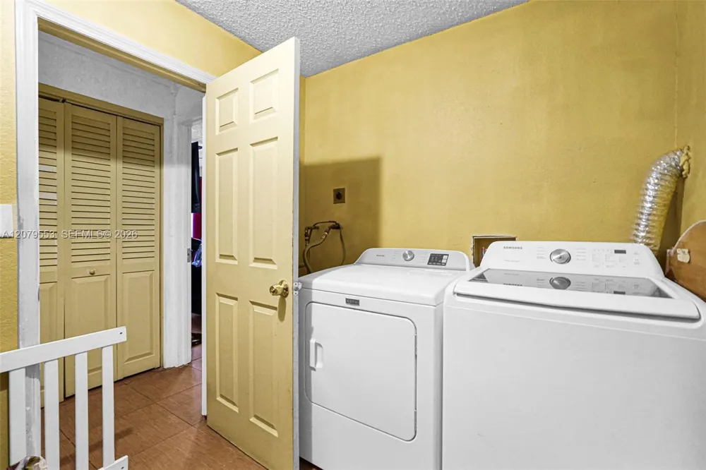2760 NW 23rd St Fort Lauderdale, FL 33311