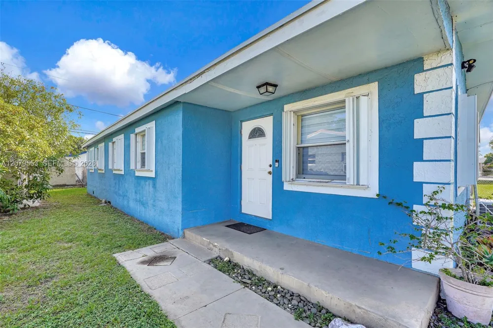 2760 NW 23rd St Fort Lauderdale, FL 33311