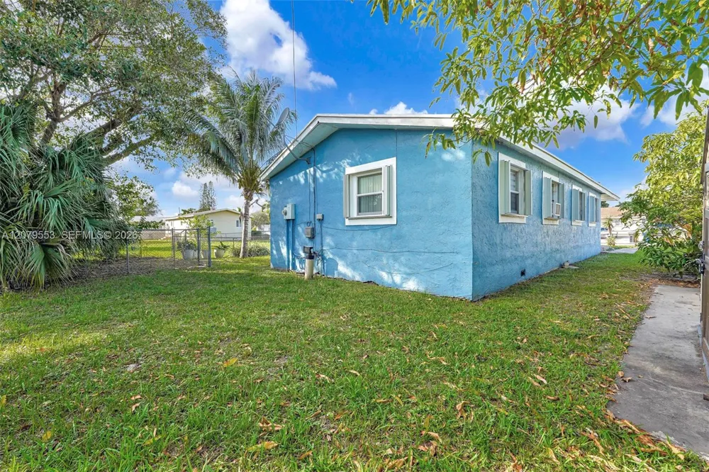 2760 NW 23rd St Fort Lauderdale, FL 33311