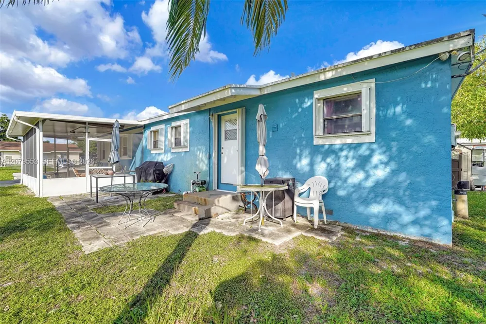 2760 NW 23rd St Fort Lauderdale, FL 33311