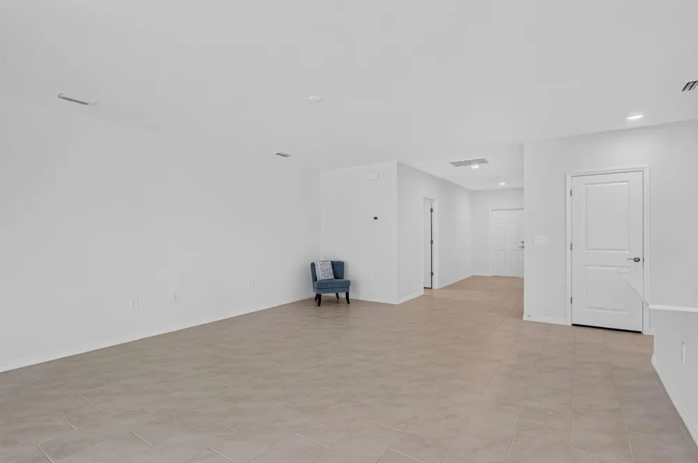 243 LAKESIDE BREEZE WAY Lehigh Acres, FL 33936