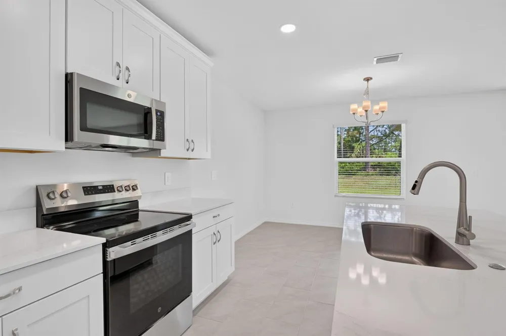 243 LAKESIDE BREEZE WAY Lehigh Acres, FL 33936