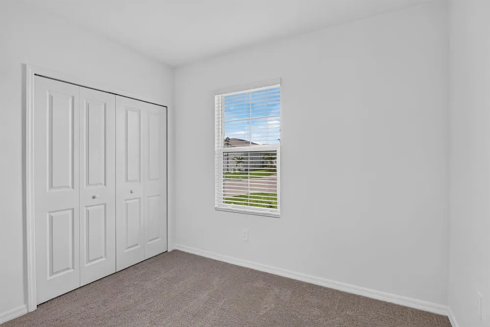243 LAKESIDE BREEZE WAY Lehigh Acres, FL 33936