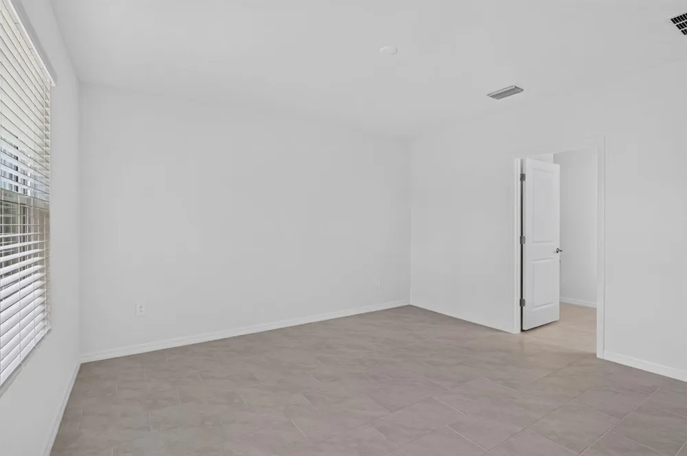 243 LAKESIDE BREEZE WAY Lehigh Acres, FL 33936